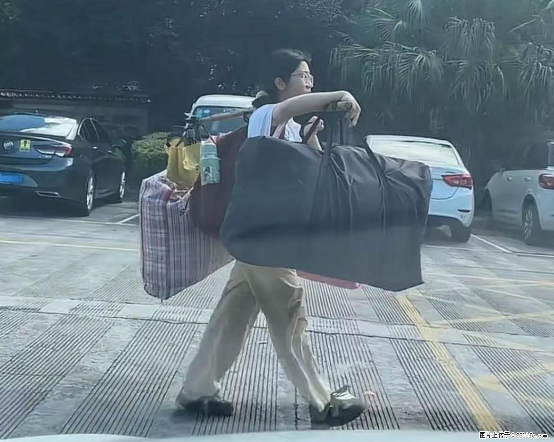 全网追的“扁担女孩”，找了一份暑假工，时薪12元 - 台湾生活资讯 - 台湾28生活网 tw.28life.com